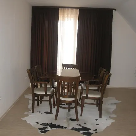 Hotell Topalovi